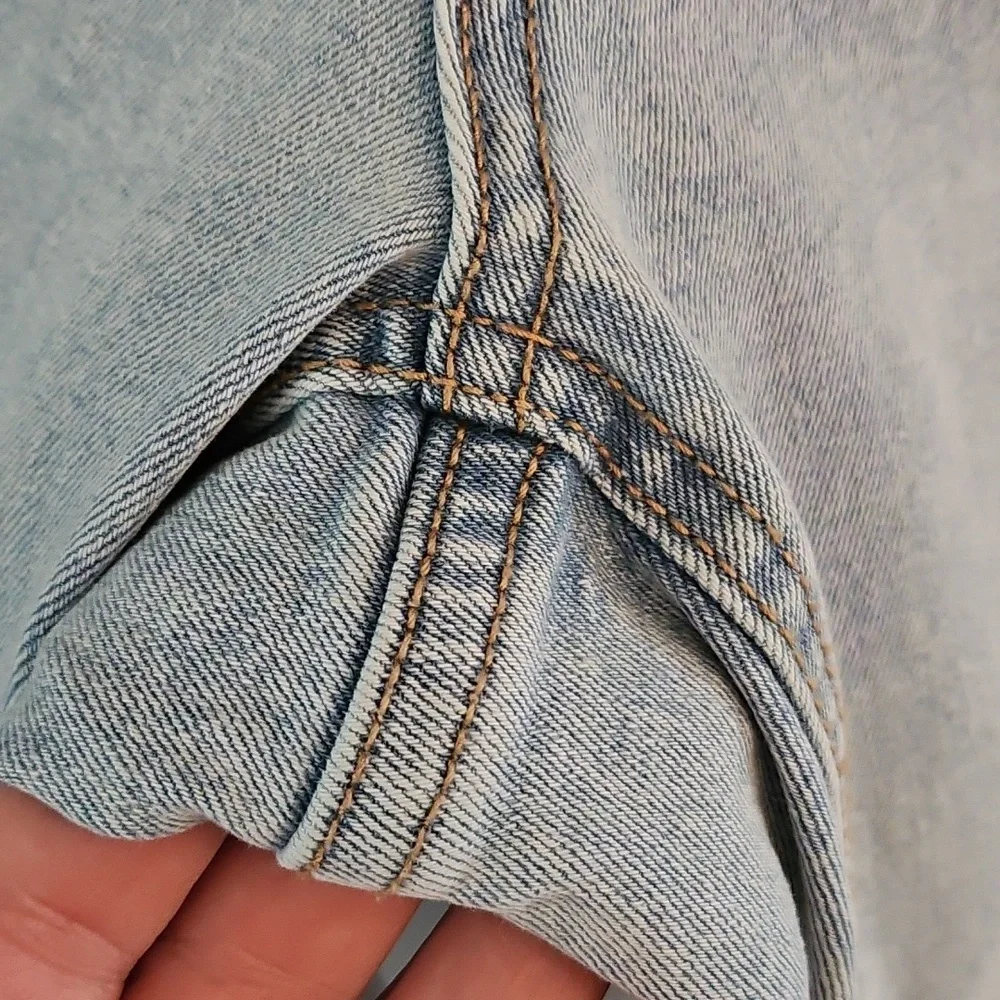 Frye Light Wash Jeans - Picture 5 of 11